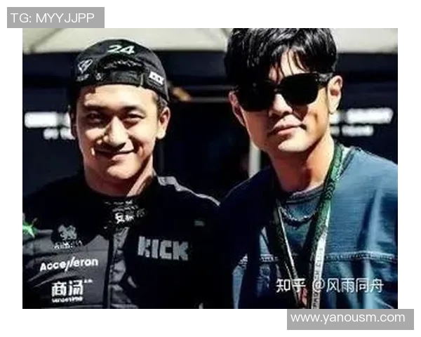 周杰伦与足球巨星同框合影展现不一样的跨界魅力与运动风采